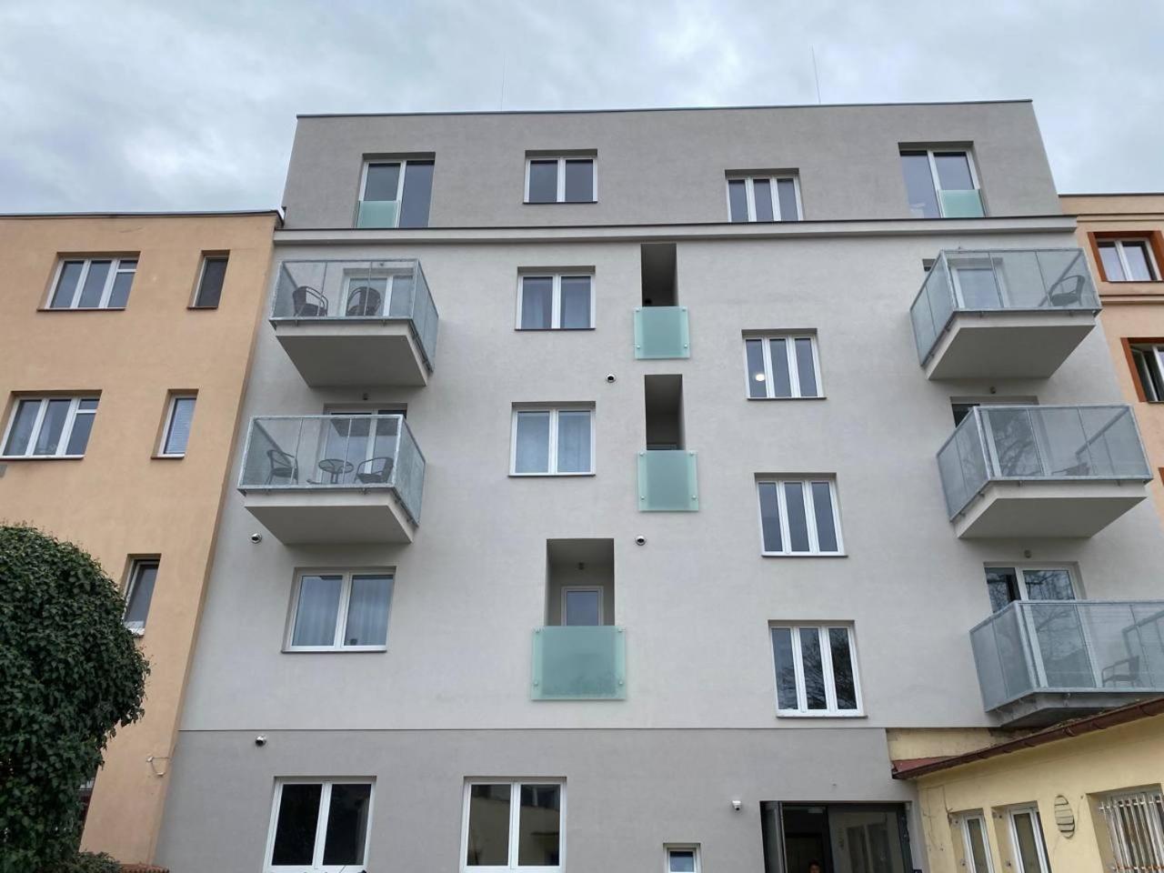 Апартаменты Perla Hradce 301 Градец-Кралове Экстерьер фото