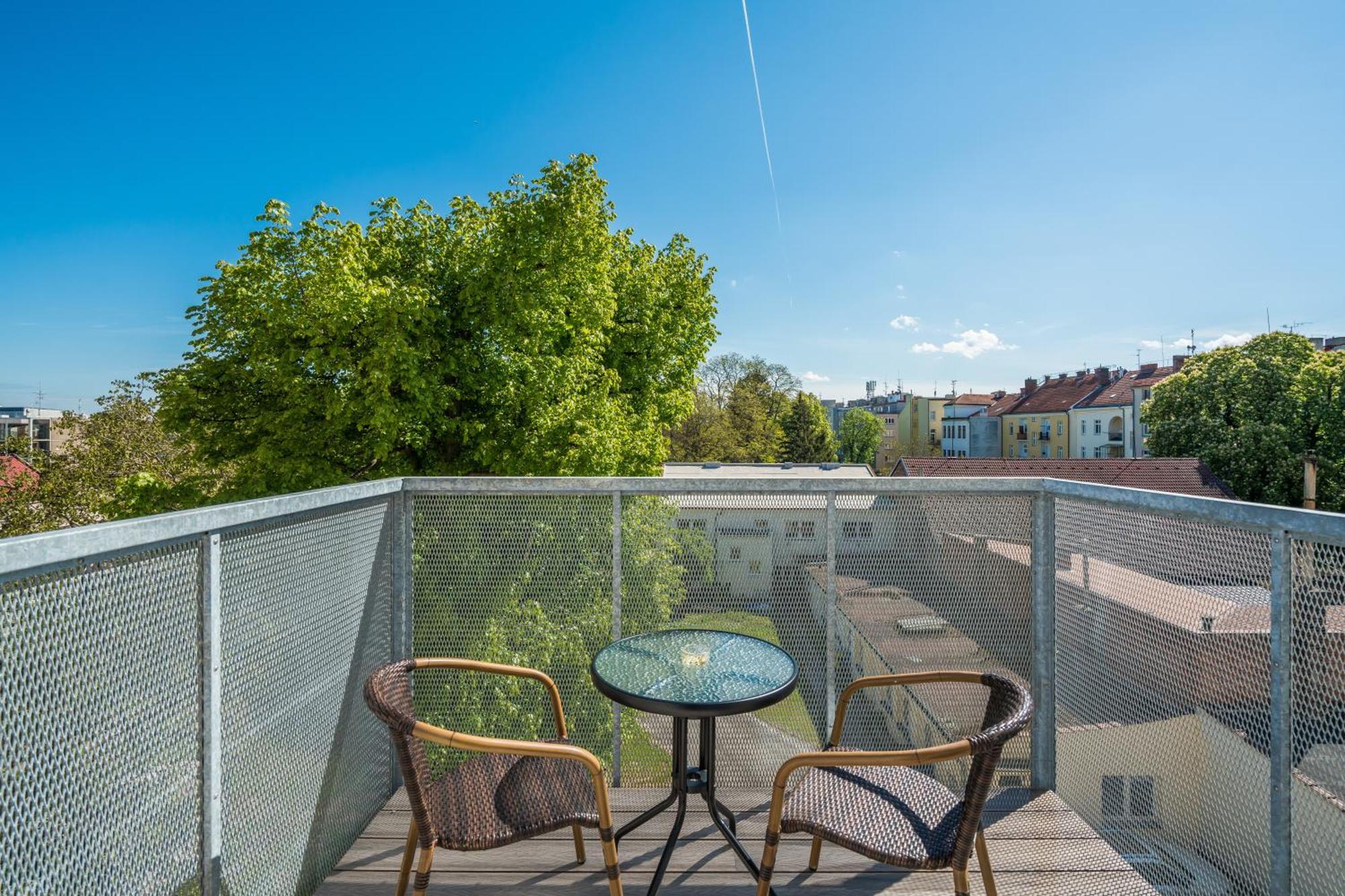 Апартаменты Perla Hradce 301 Градец-Кралове Экстерьер фото